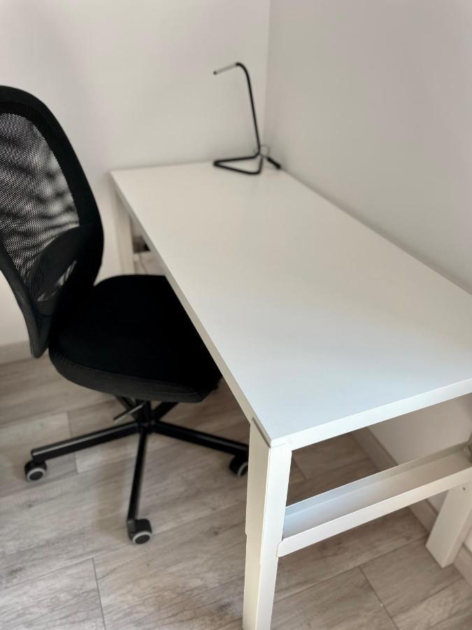 Miko Apartment 1 Poznan Bagian luar foto